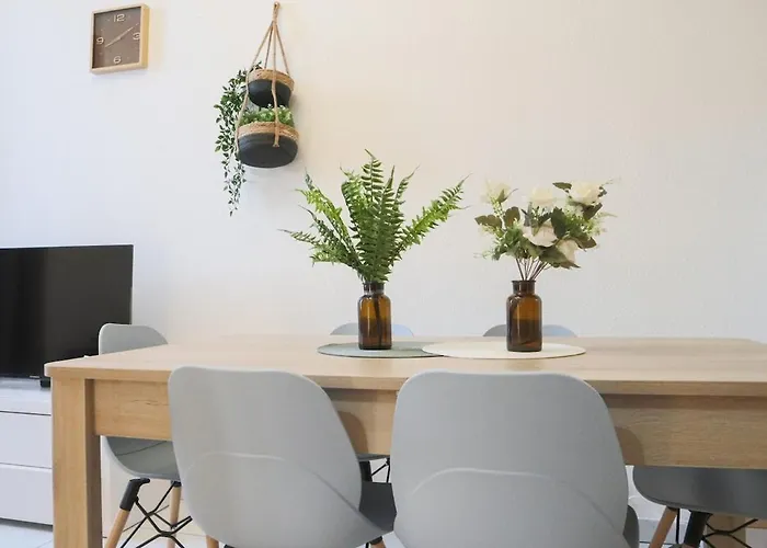 Le Coquet, Bord De L'eau *