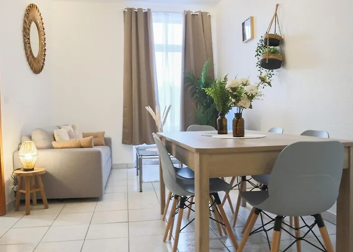 Le Coquet, Bord De L'eau